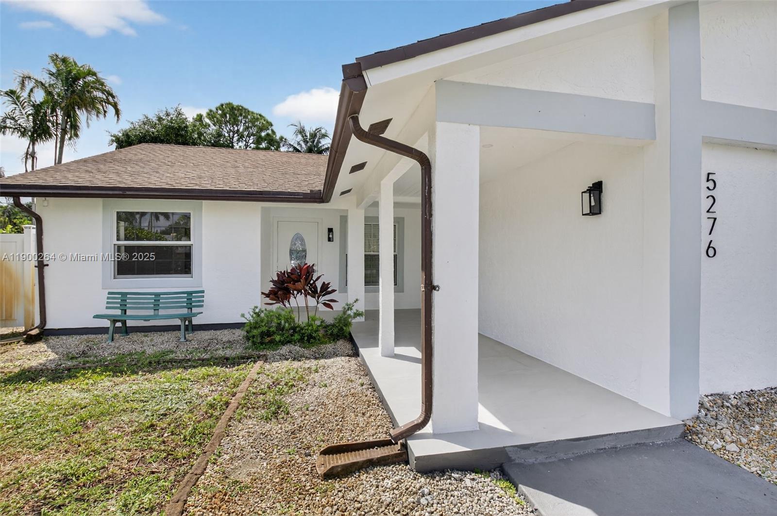 5276 Pine Tree Dr Delray Beach, FL 33484