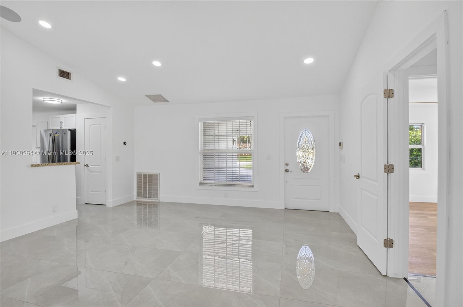 5276 Pine Tree Dr Delray Beach, FL 33484