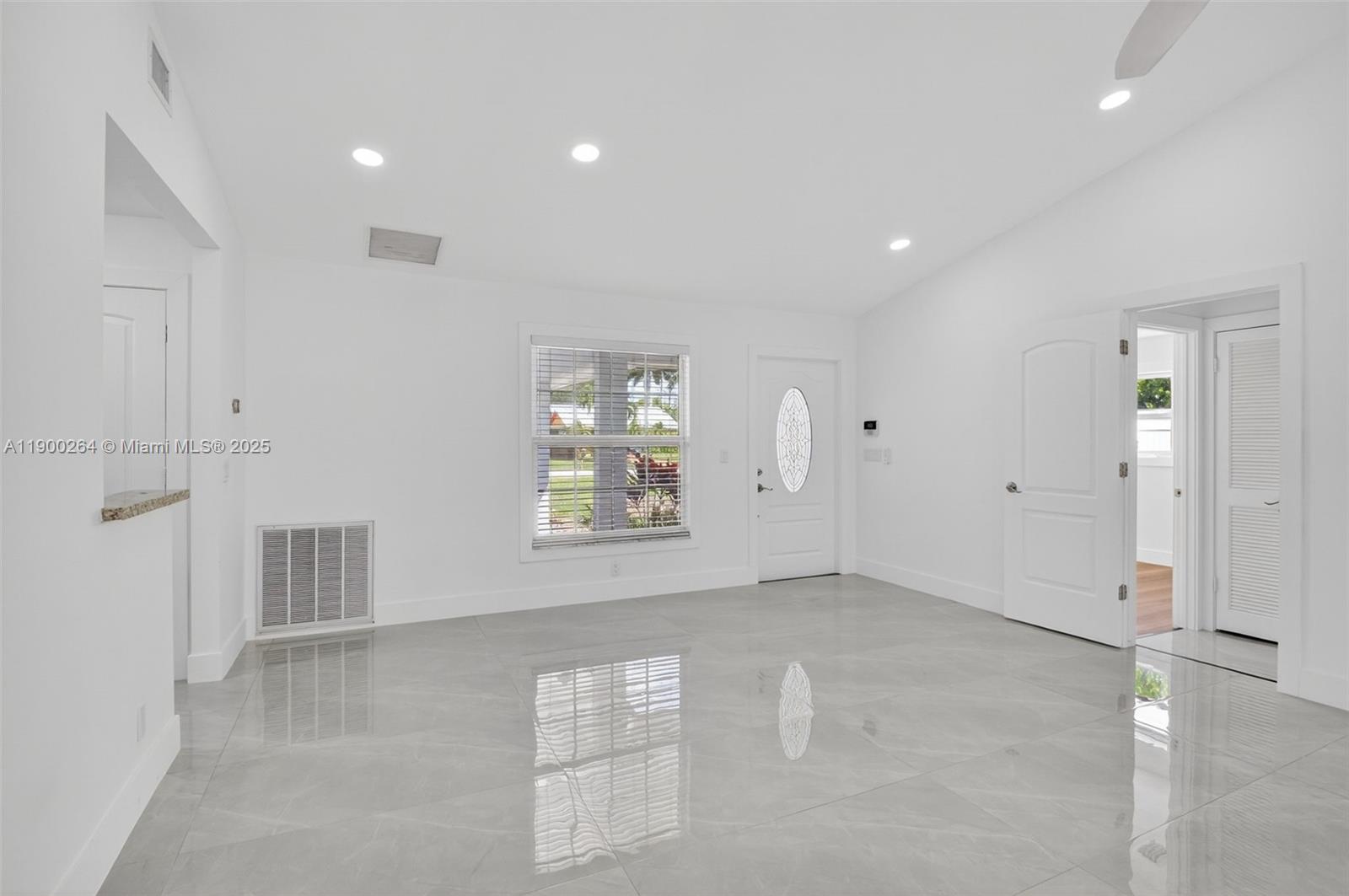 5276 Pine Tree Dr Delray Beach, FL 33484