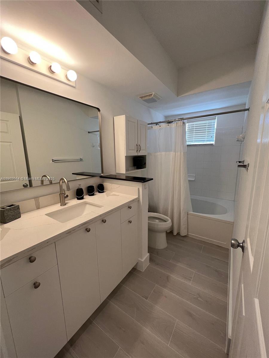 image Porto Bellagio Condo10