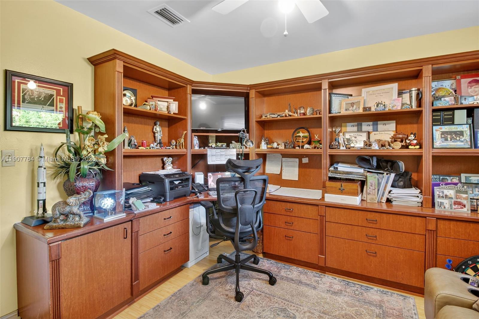 15010 Dunbarton Pl Miami Lakes, FL 33016