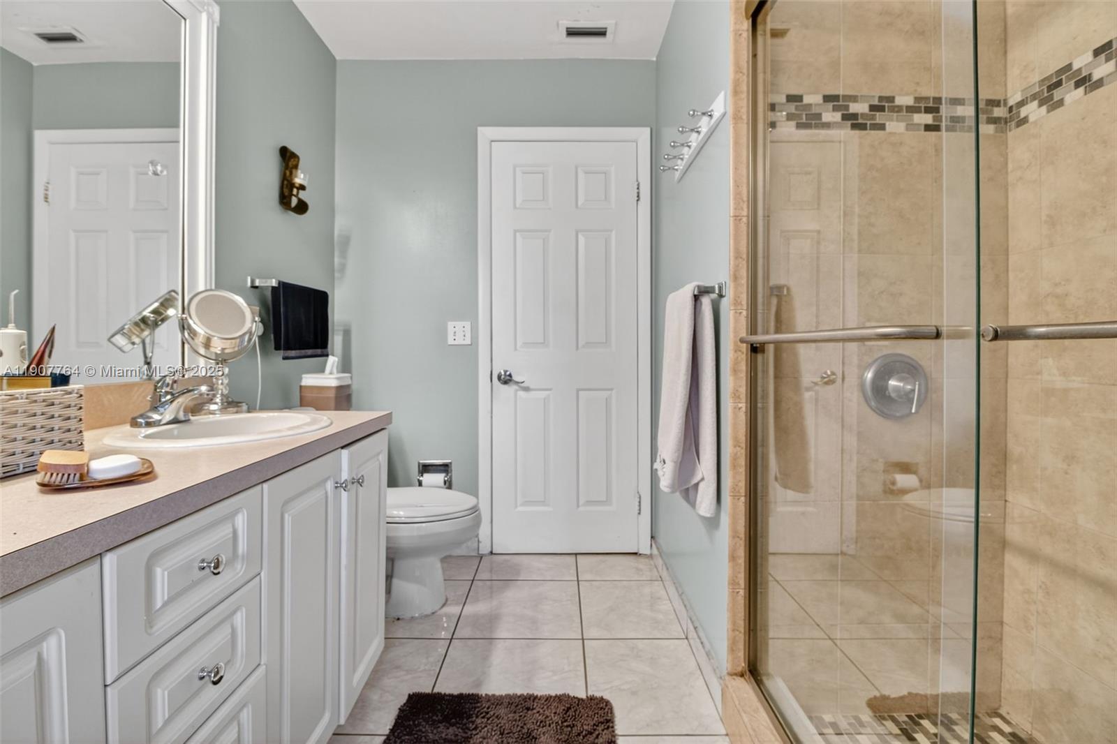 15010 Dunbarton Pl Miami Lakes, FL 33016