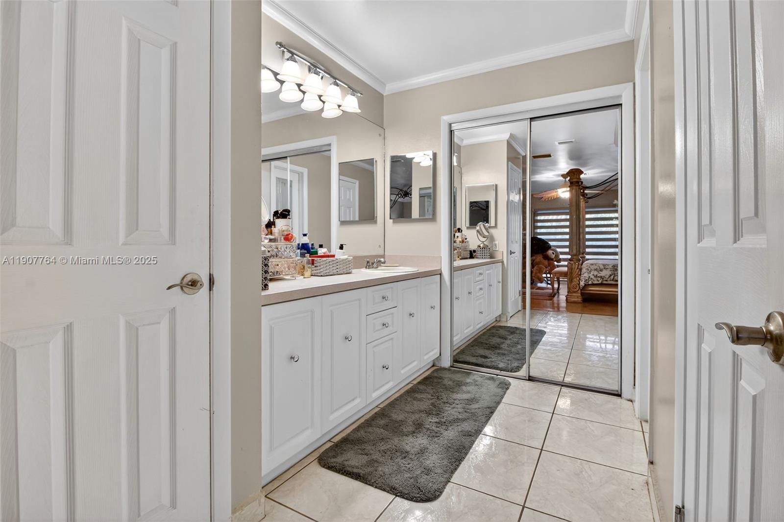 15010 Dunbarton Pl Miami Lakes, FL 33016