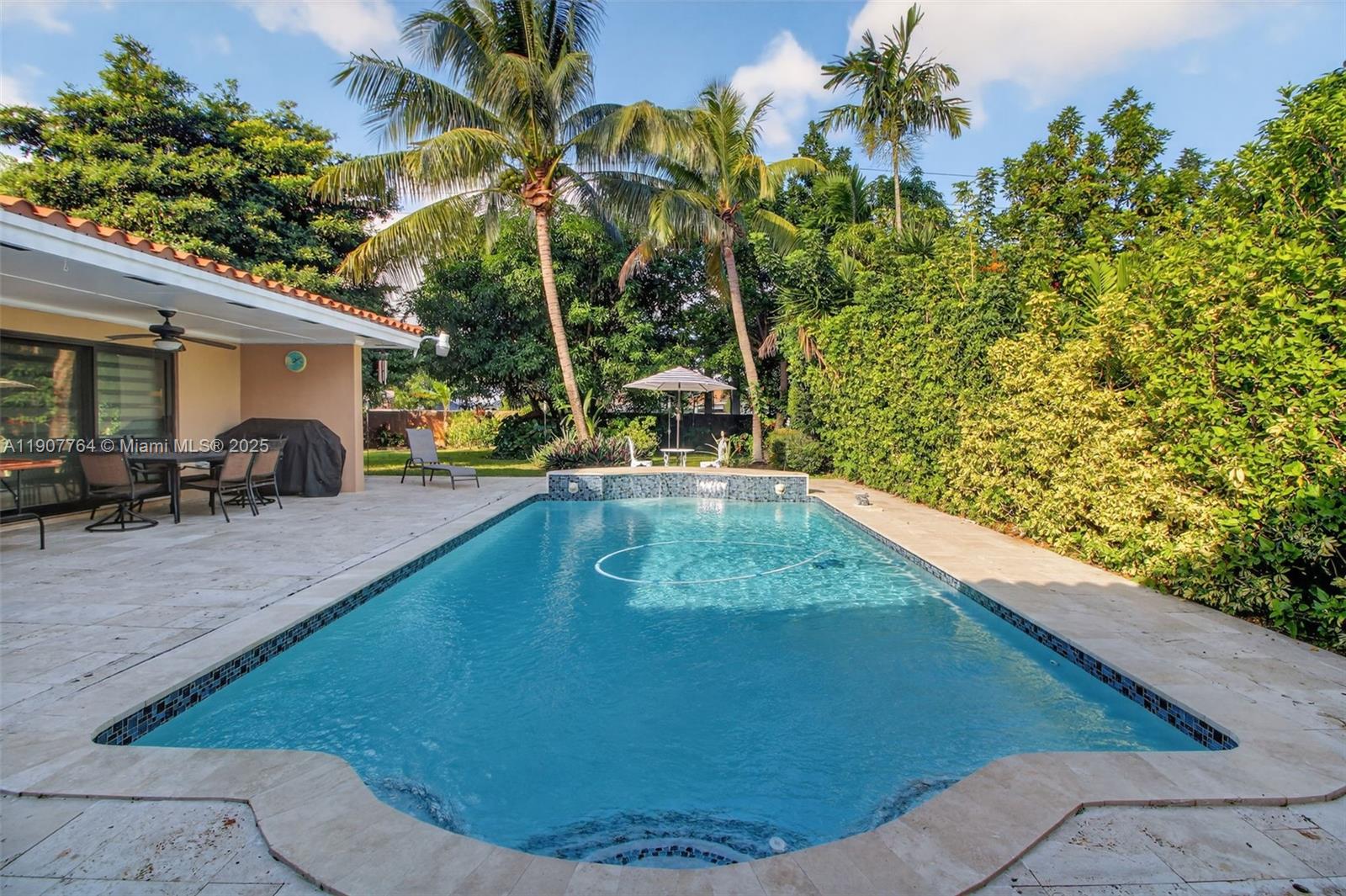 15010 Dunbarton Pl Miami Lakes, FL 33016