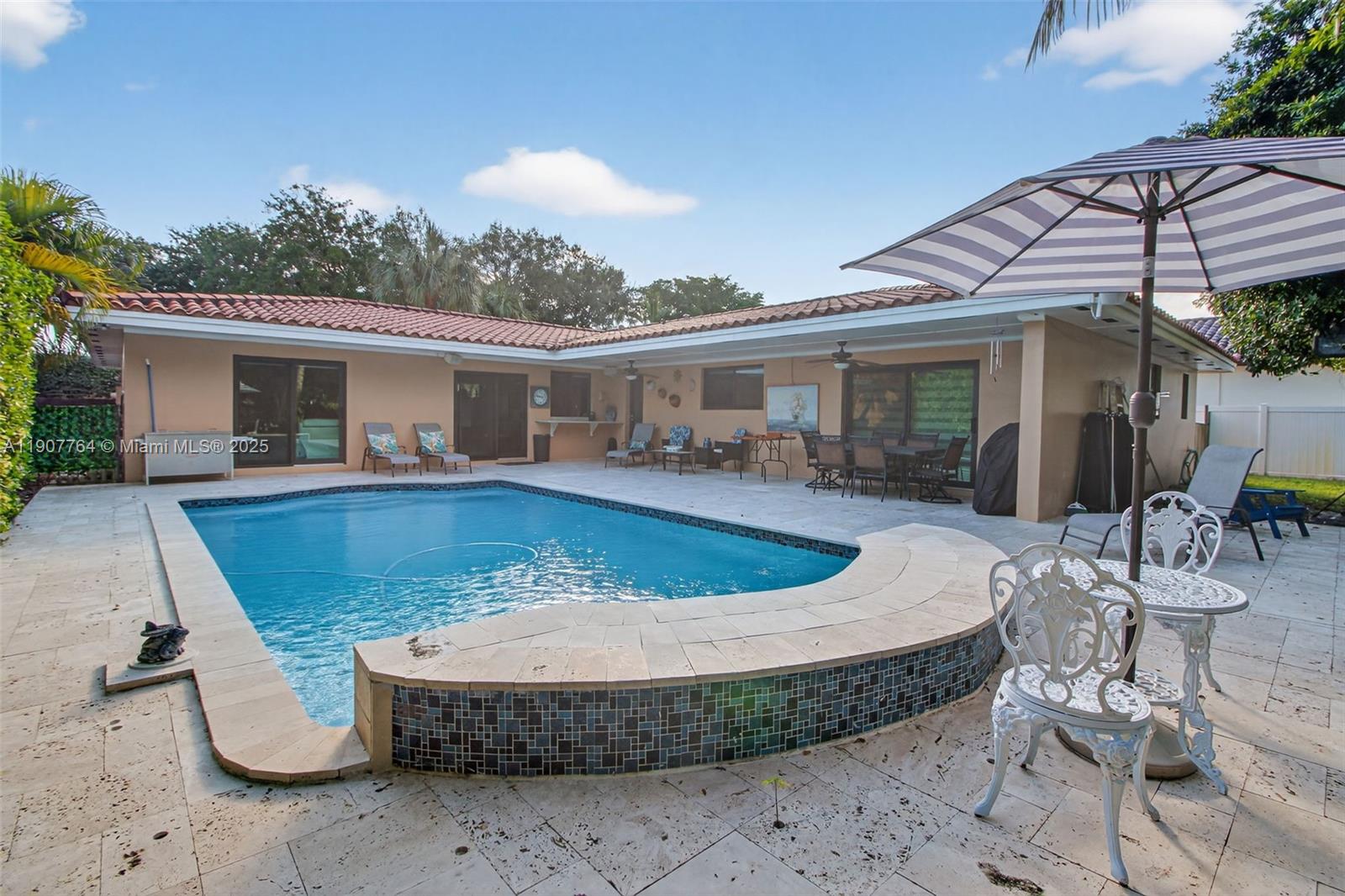 15010 Dunbarton Pl Miami Lakes, FL 33016