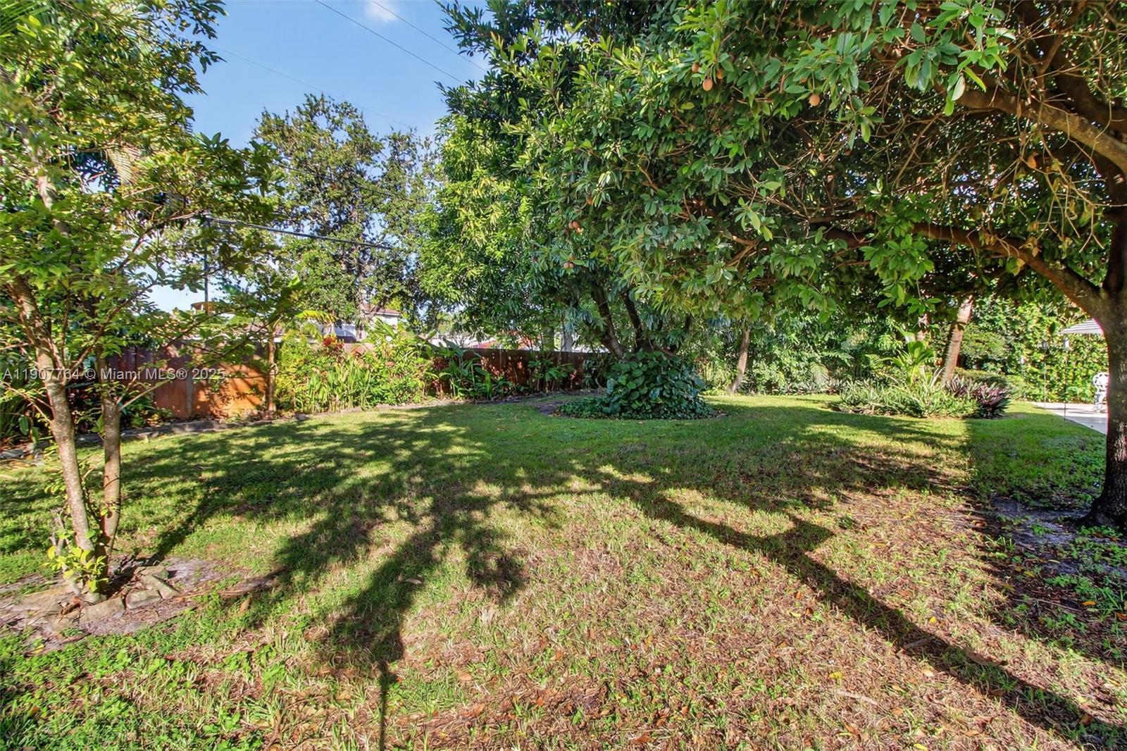 15010 Dunbarton Pl Miami Lakes, FL 33016