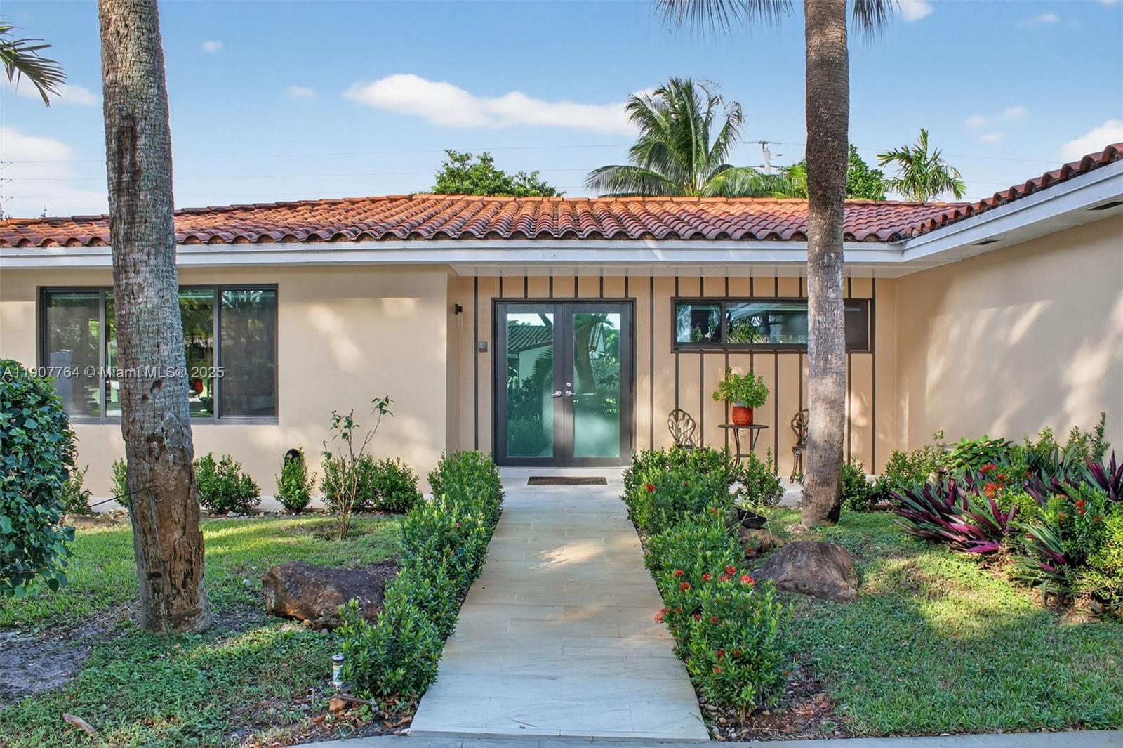 15010 Dunbarton Pl Miami Lakes, FL 33016