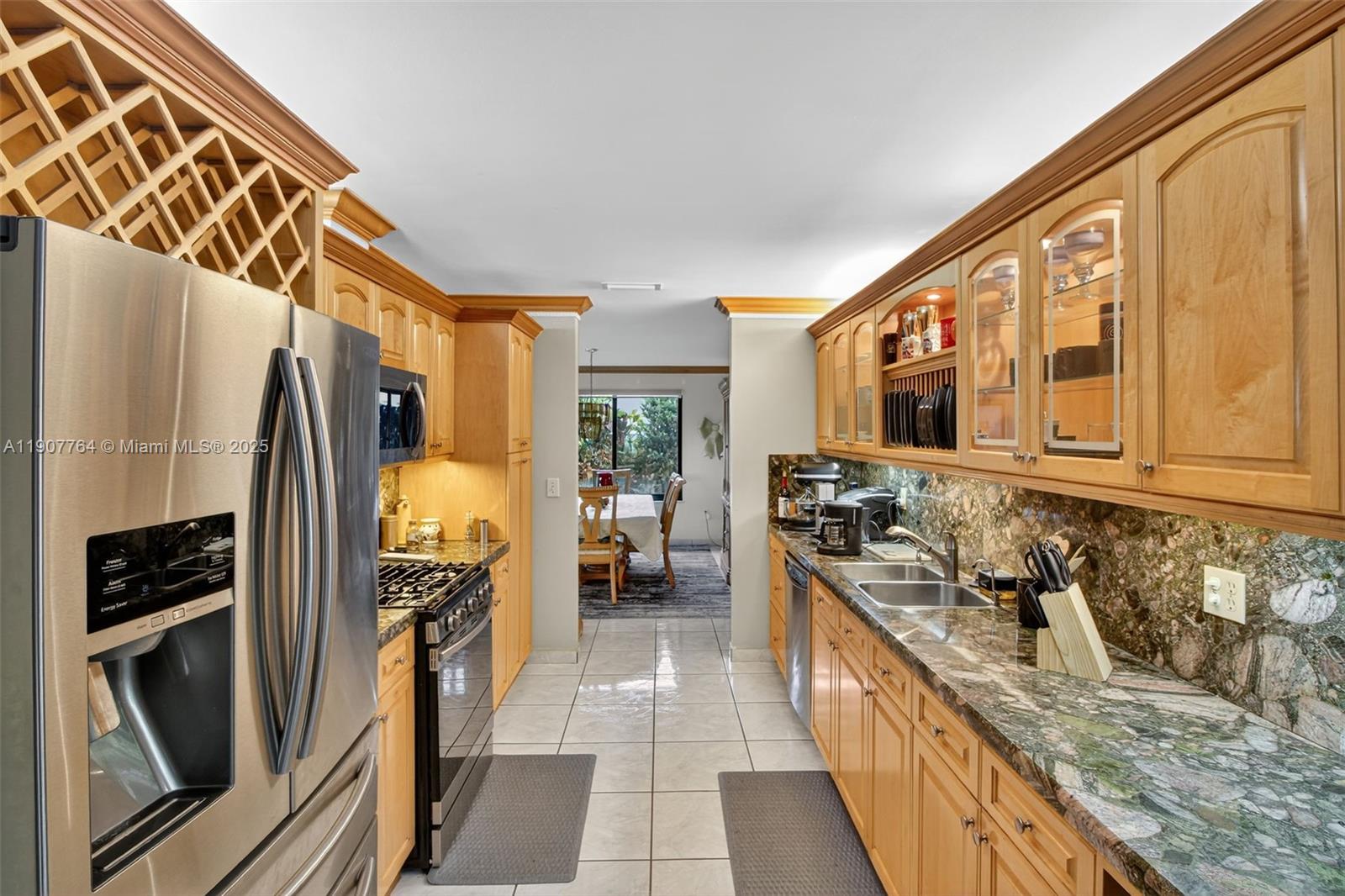 15010 Dunbarton Pl Miami Lakes, FL 33016