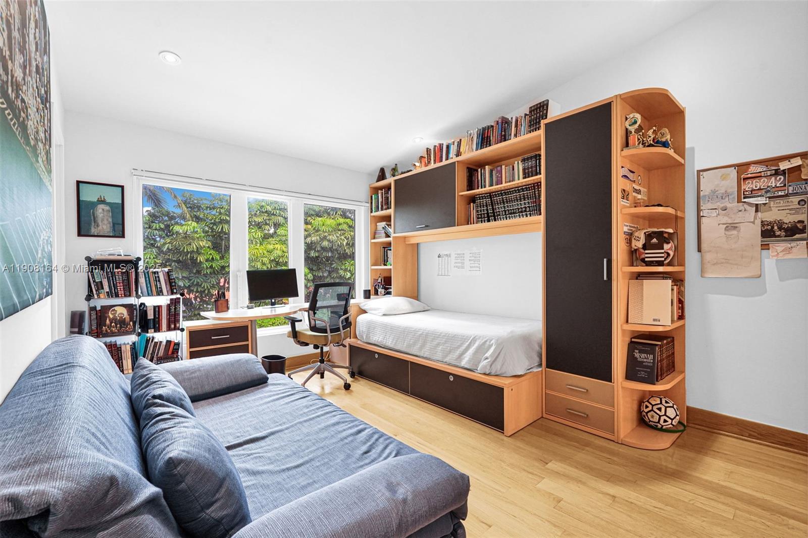 145 Biscay Dr Bal Harbour, FL 33154