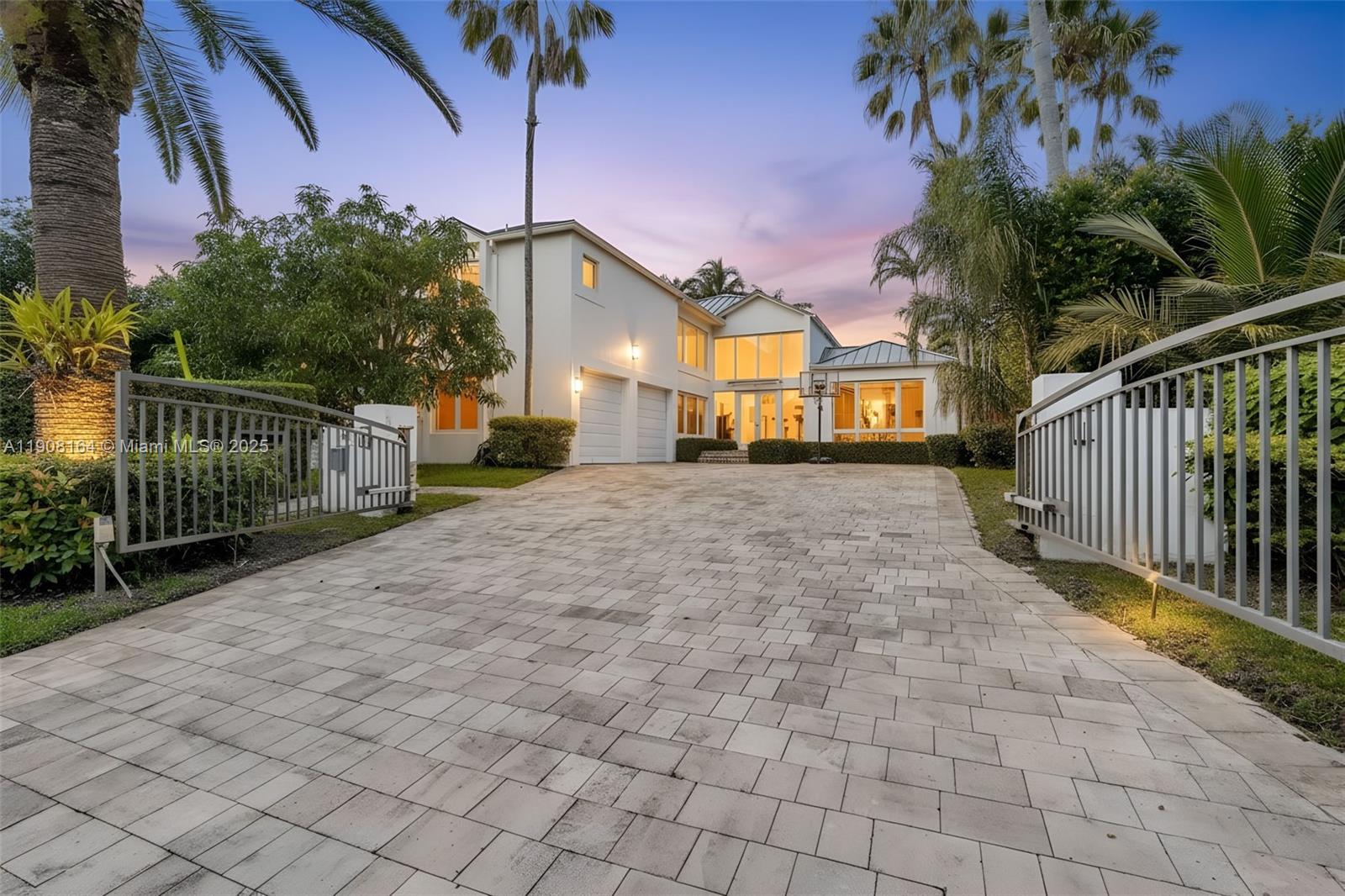 145 Biscay Dr Bal Harbour, FL 33154