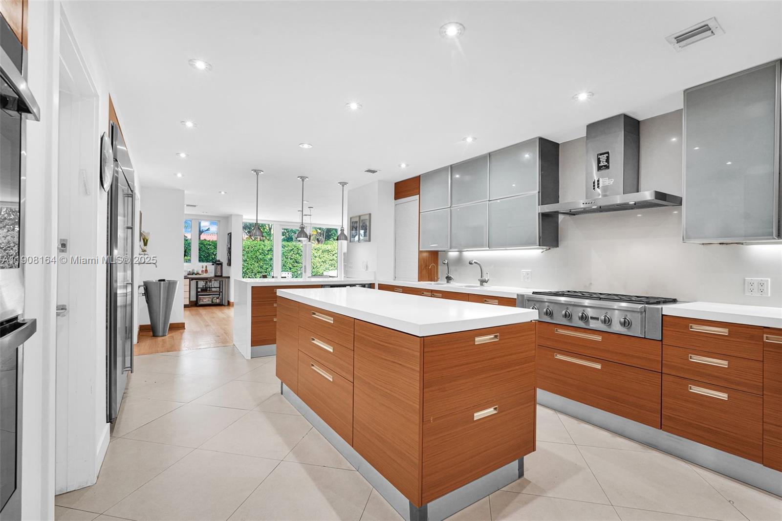 145 Biscay Dr Bal Harbour, FL 33154