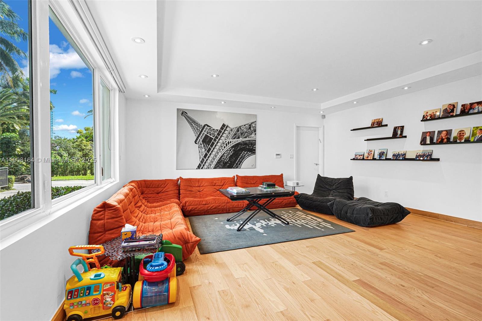 145 Biscay Dr Bal Harbour, FL 33154