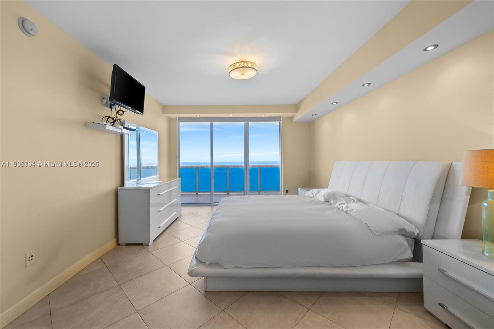 1800 S Ocean Dr #2603 Hallandale Beach, FL 33009