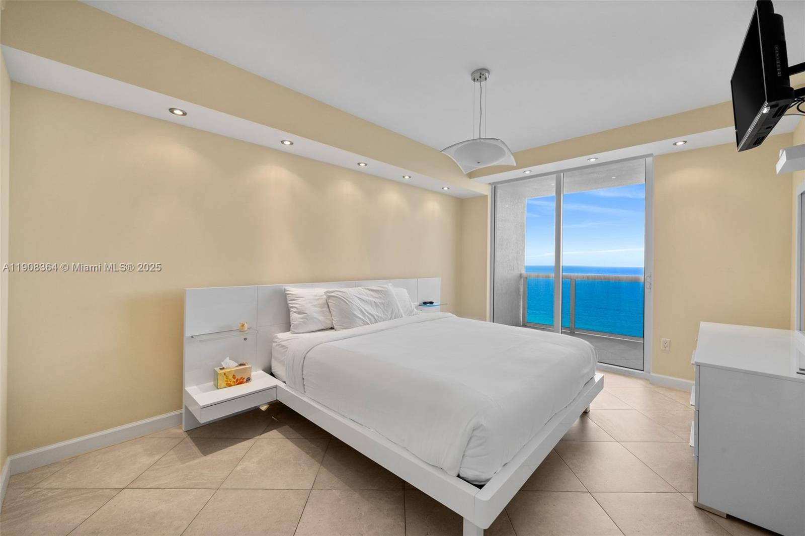 1800 S Ocean Dr #2603 Hallandale Beach, FL 33009