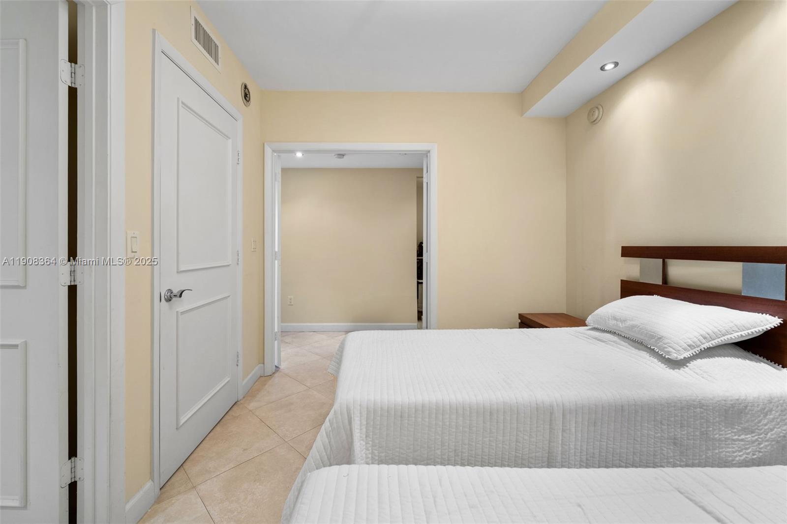 1800 S Ocean Dr #2603 Hallandale Beach, FL 33009