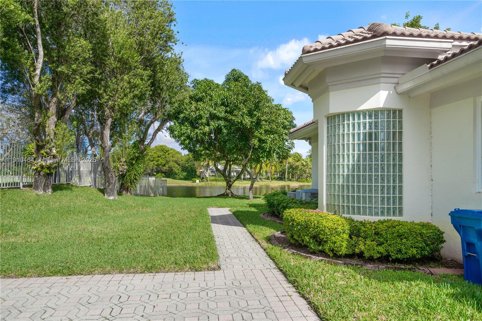 2939 Paddock Ln Weston, FL 33331