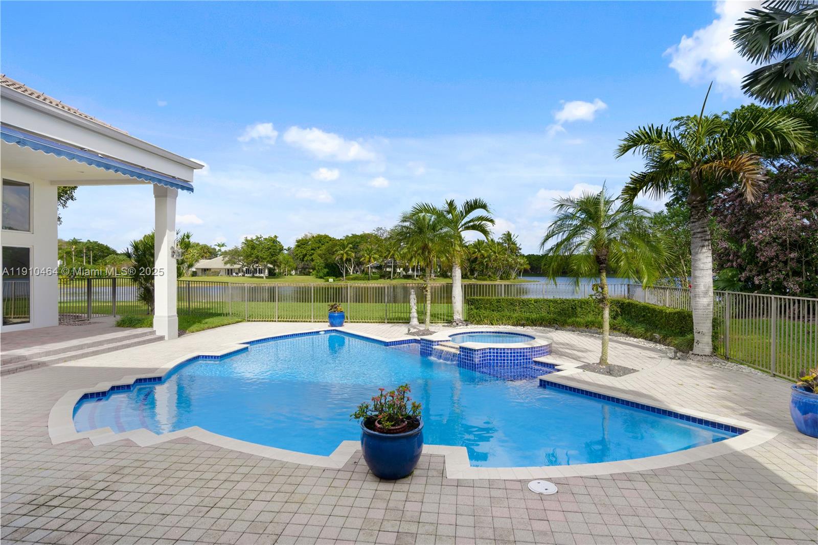 2939 Paddock Ln Weston, FL 33331
