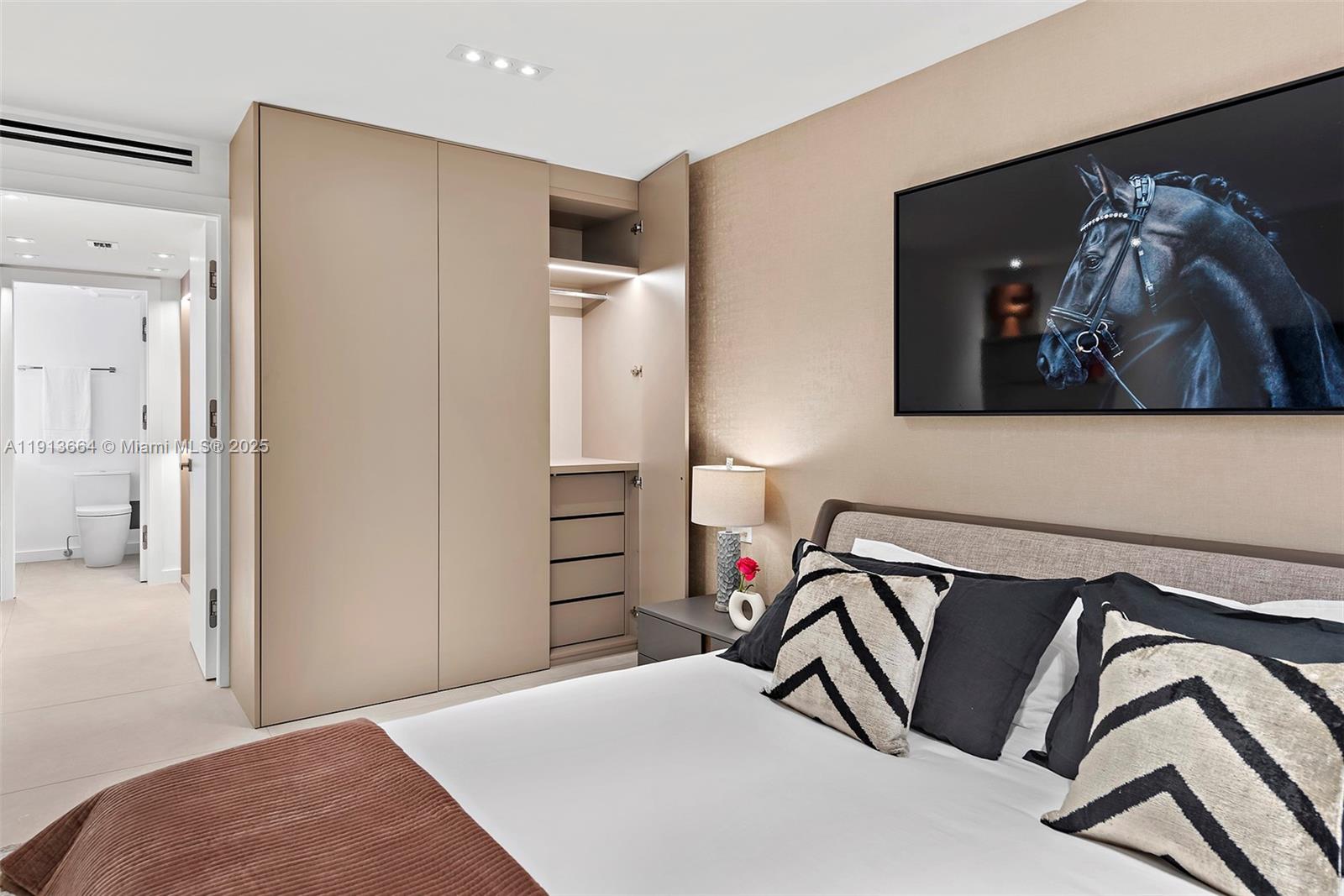 2301 Collins Ave #1004 Miami Beach, FL 33139