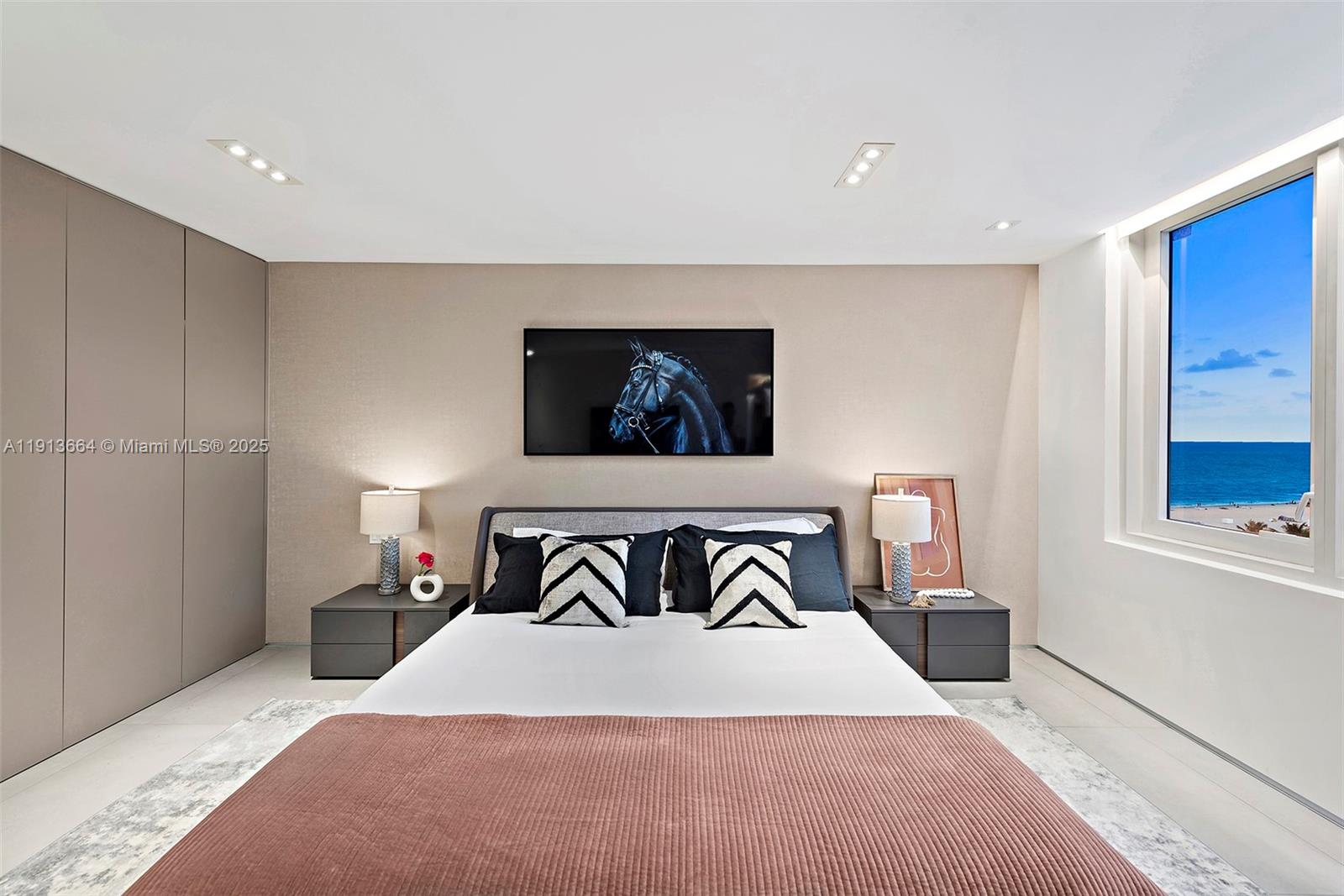 2301 Collins Ave #1004 Miami Beach, FL 33139