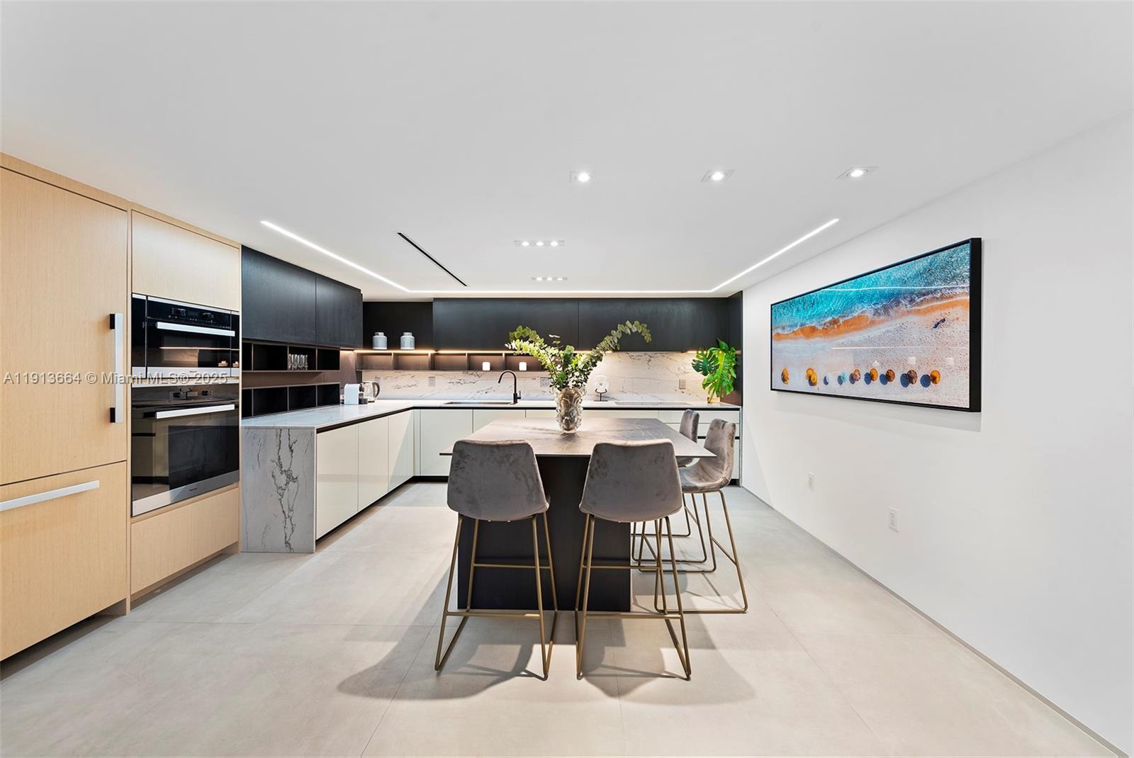 2301 Collins Ave #1004 Miami Beach, FL 33139