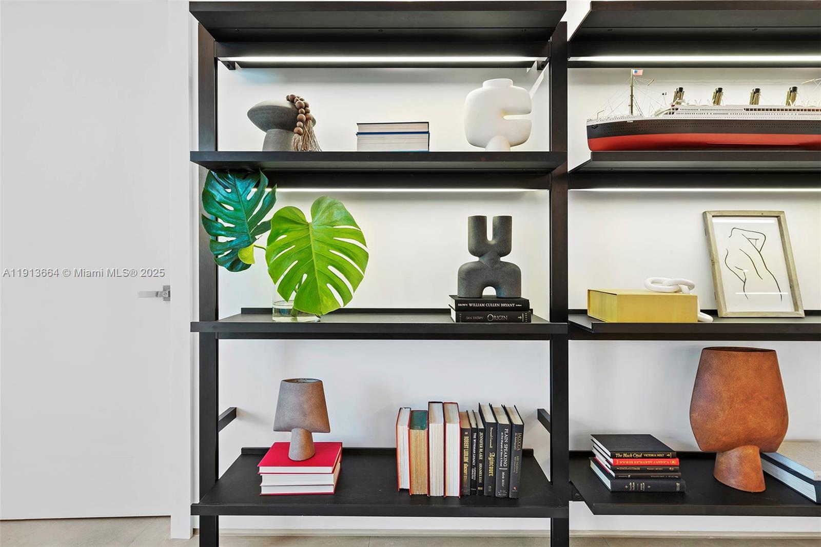 2301 Collins Ave #1004 Miami Beach, FL 33139