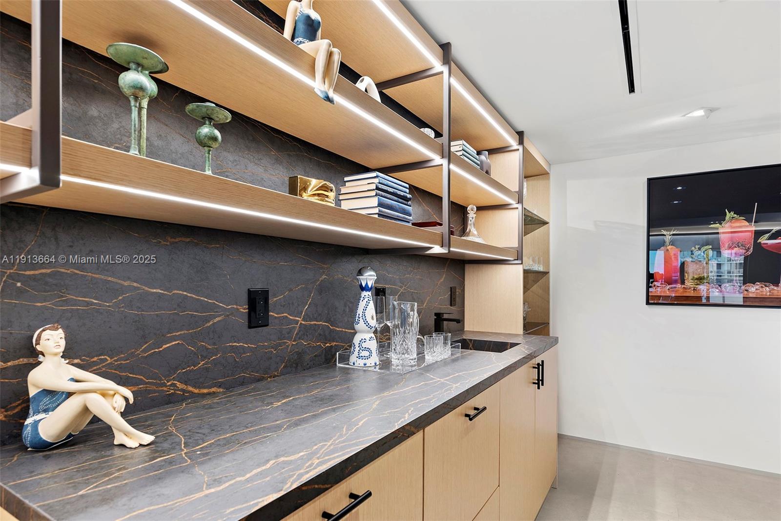 2301 Collins Ave #1004 Miami Beach, FL 33139