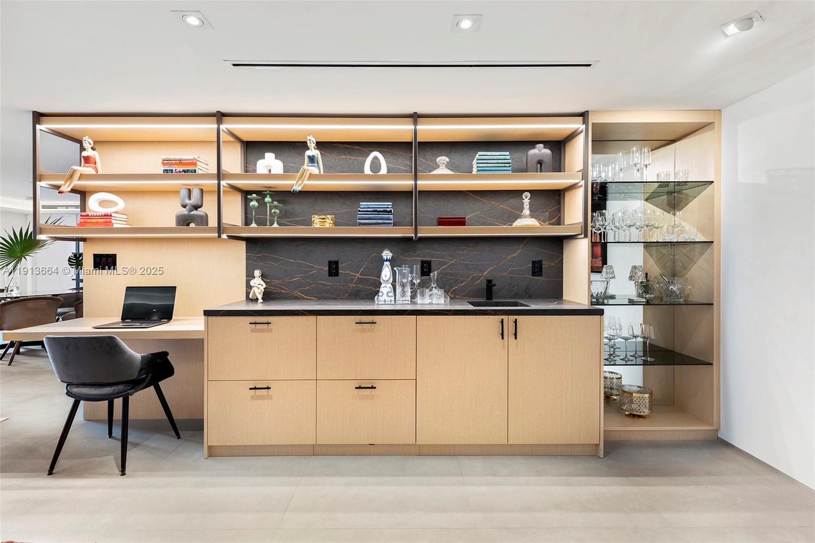 2301 Collins Ave #1004 Miami Beach, FL 33139