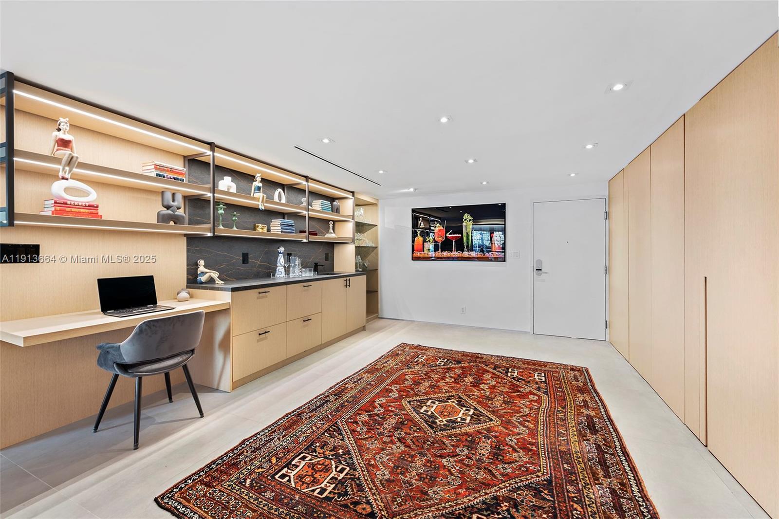 2301 Collins Ave #1004 Miami Beach, FL 33139