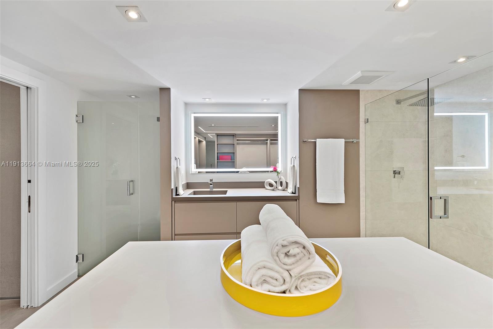 2301 Collins Ave #1004 Miami Beach, FL 33139