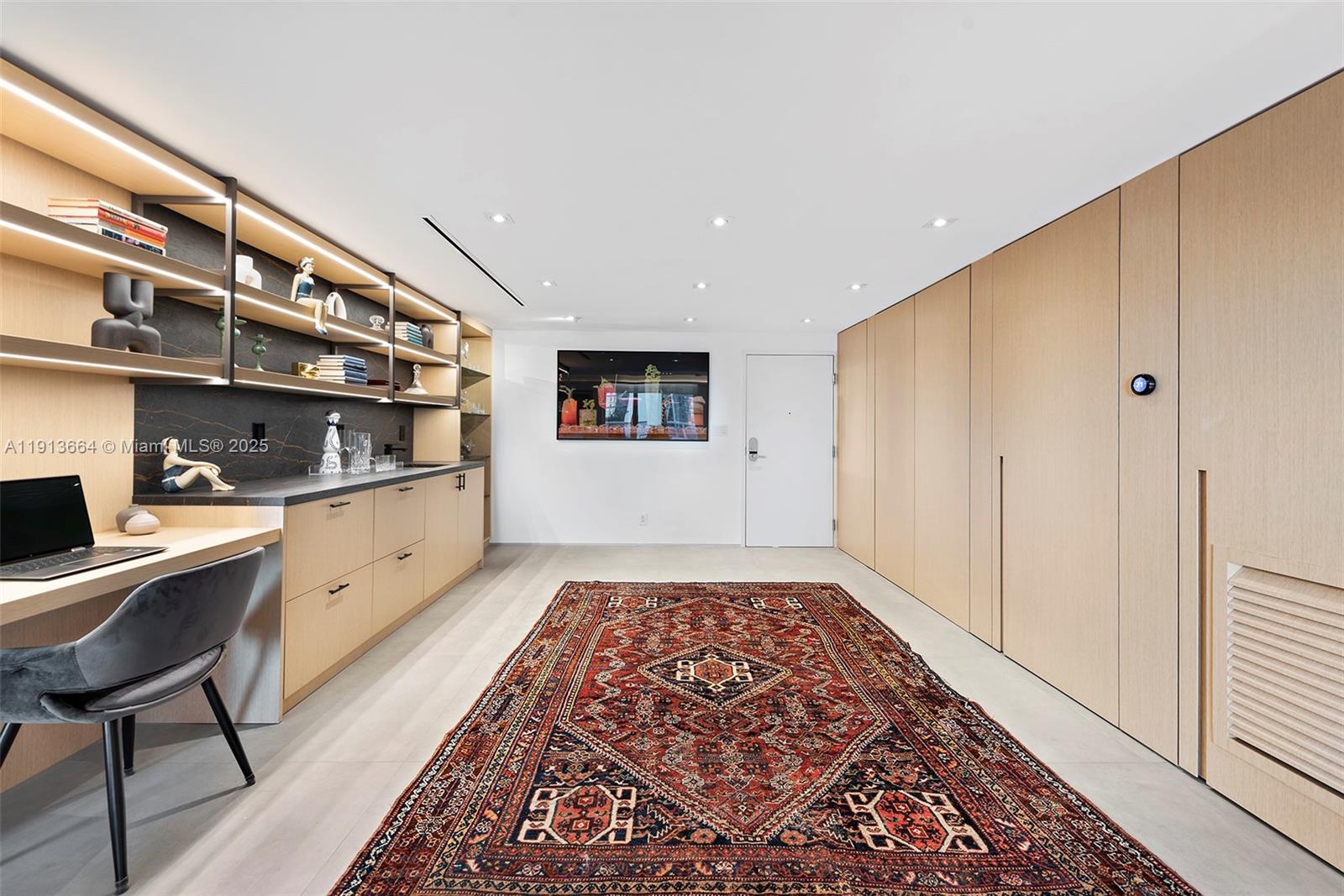 2301 Collins Ave #1004 Miami Beach, FL 33139