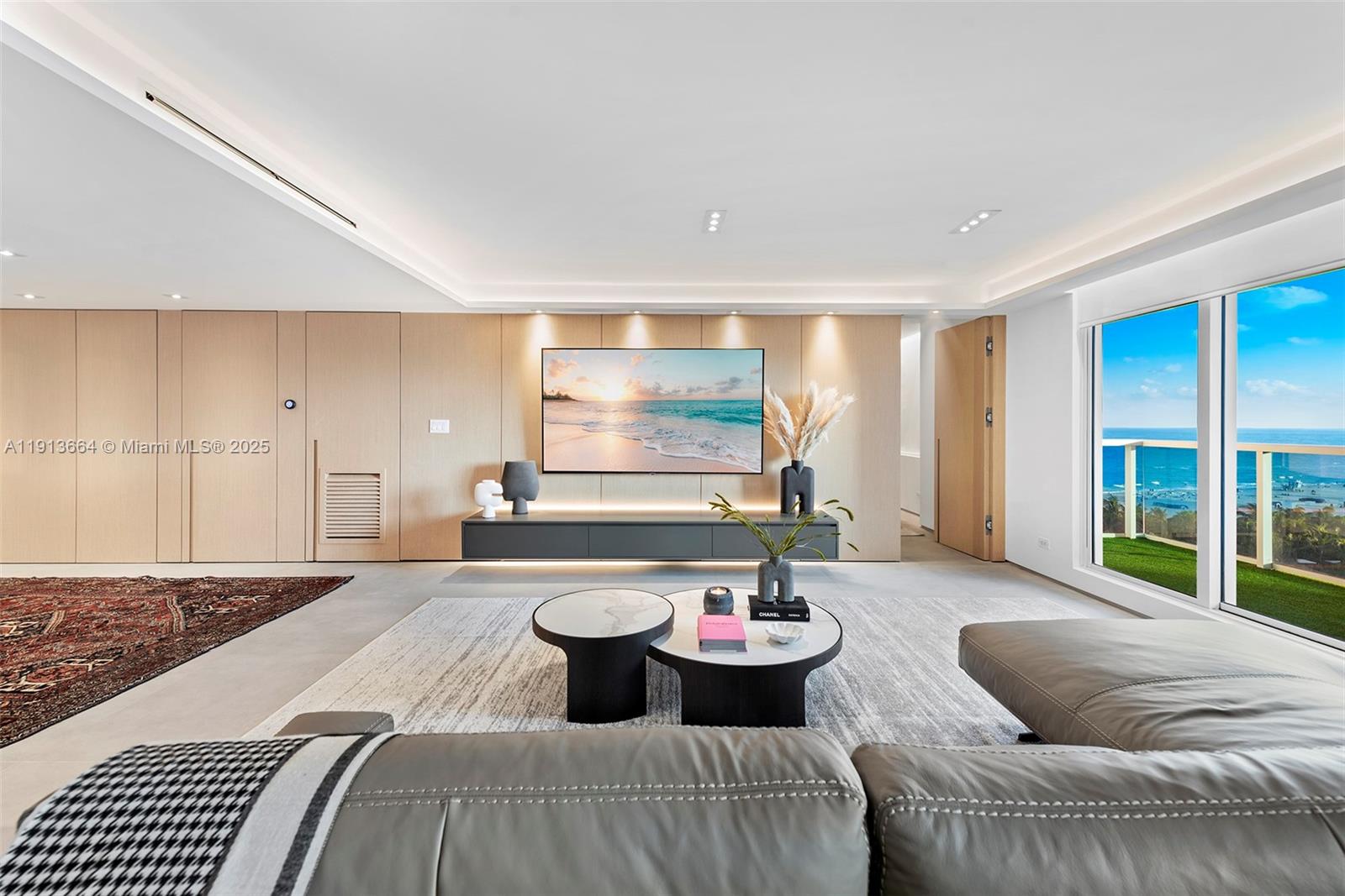 2301 Collins Ave #1004 Miami Beach, FL 33139