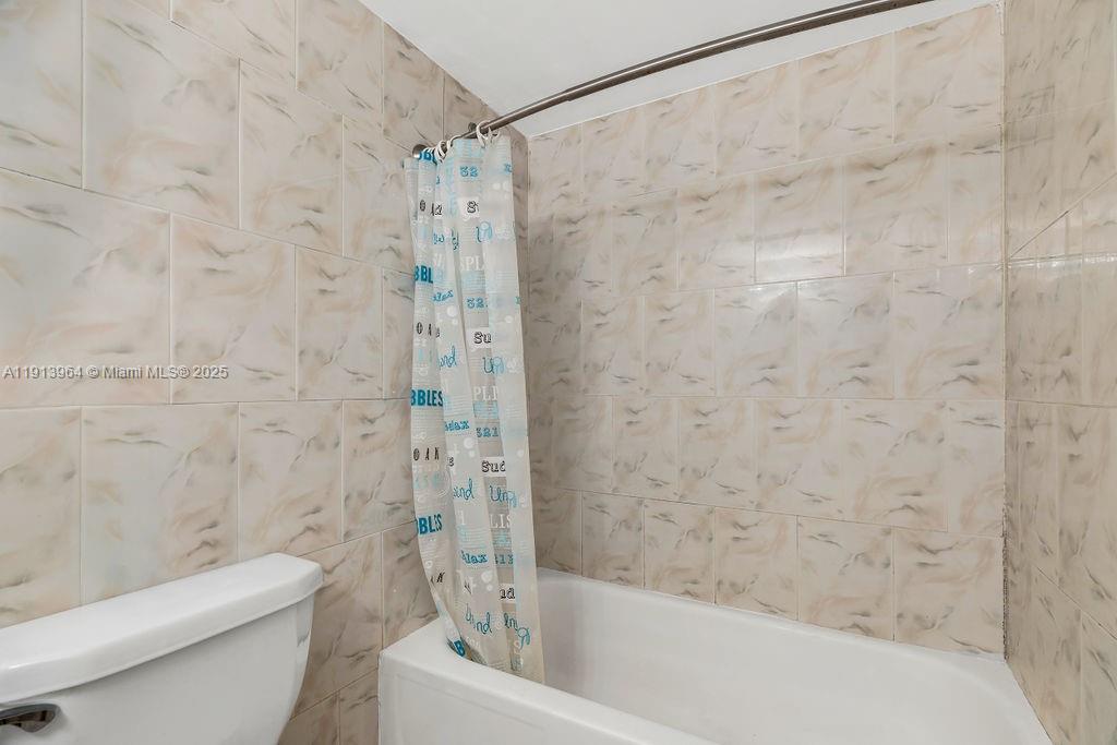 2625 Collins Ave #702 Miami Beach, FL 33140