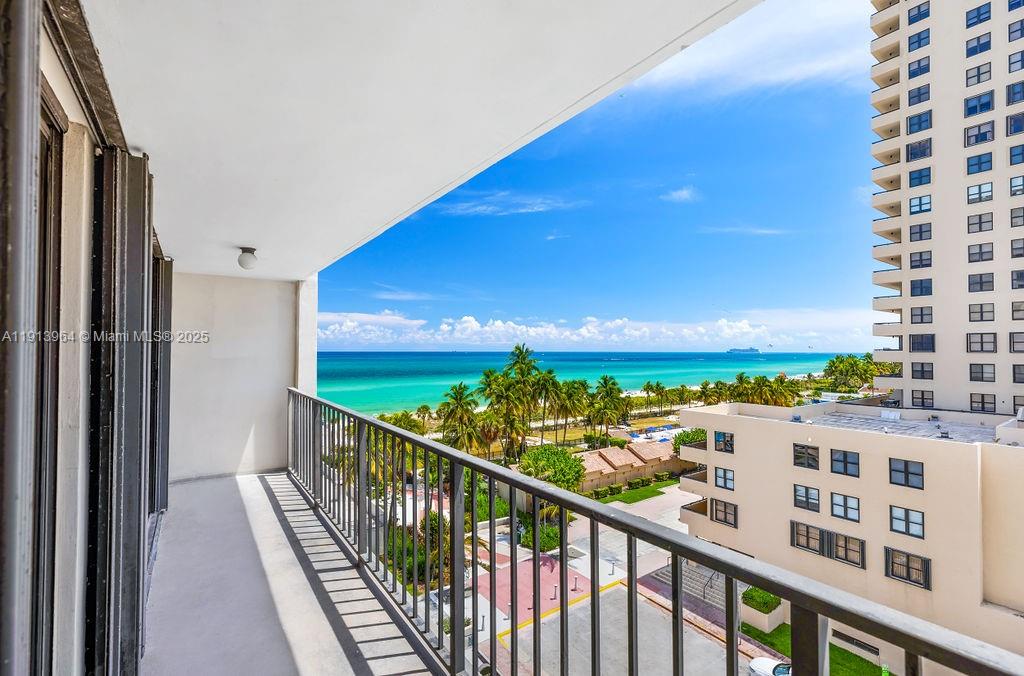 2625 Collins Ave #702 Miami Beach, FL 33140