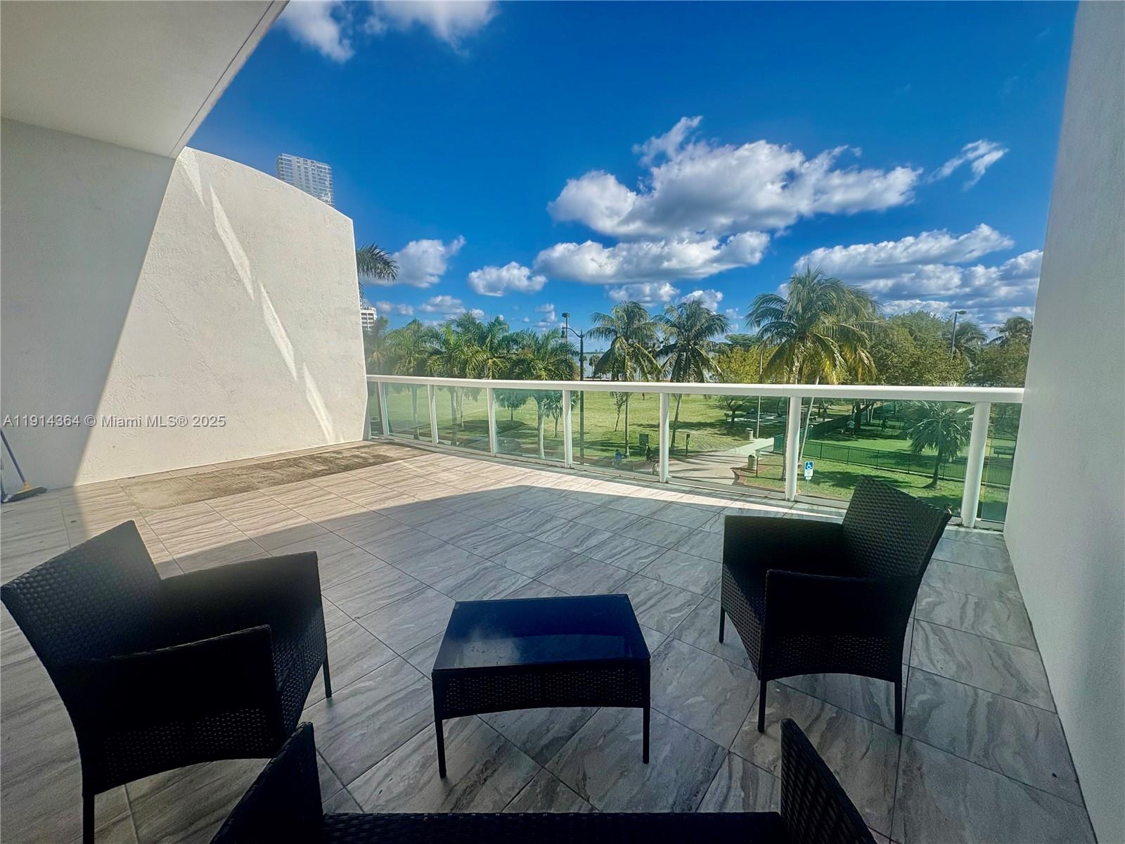 image 1800 Club Condo13