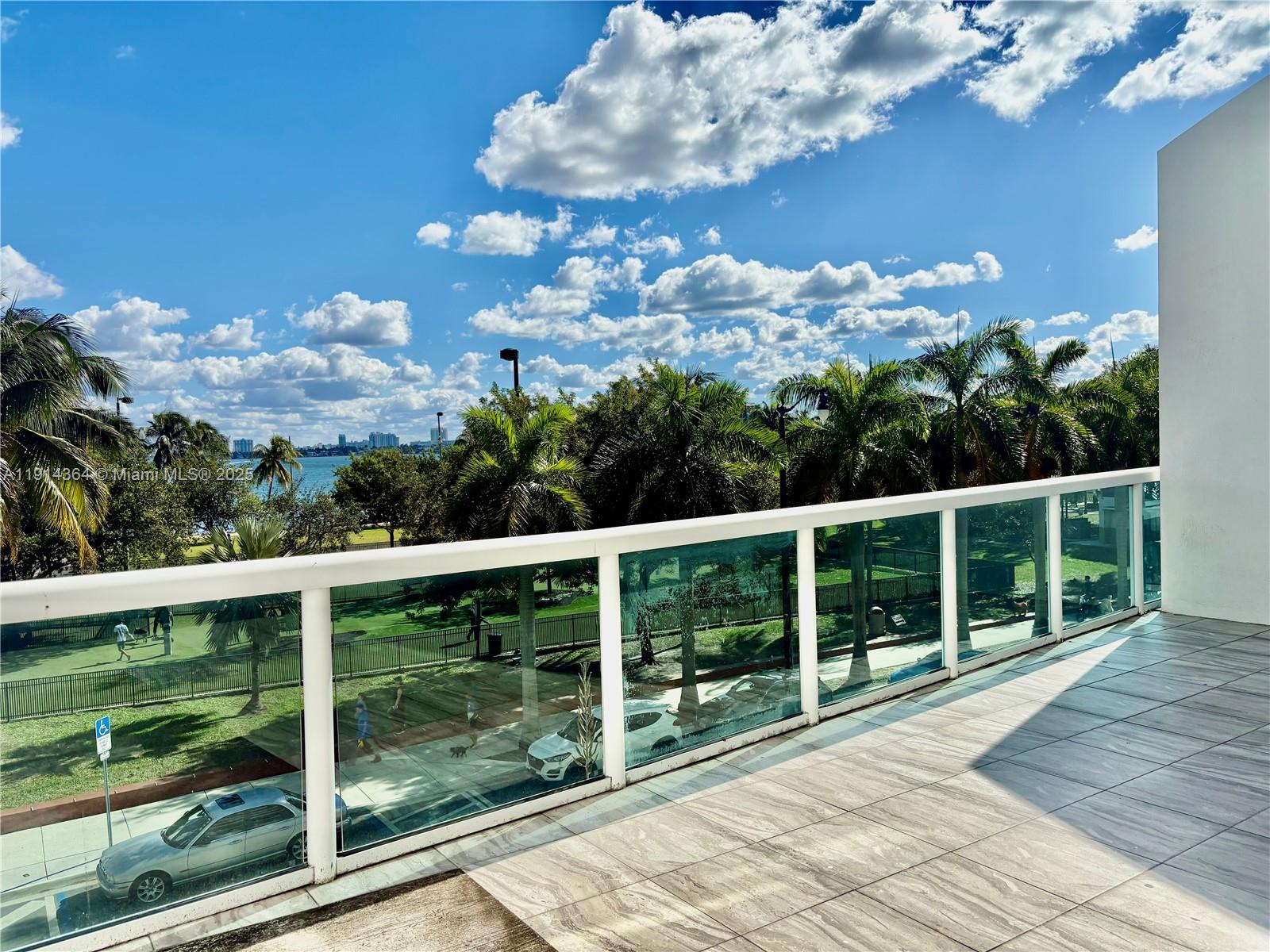 image 1800 Club Condo1