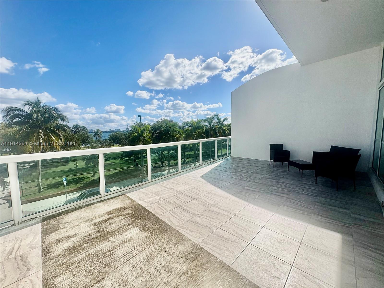 image 1800 Club Condo3