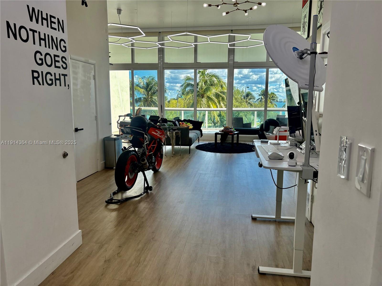 image 1800 Club Condo4