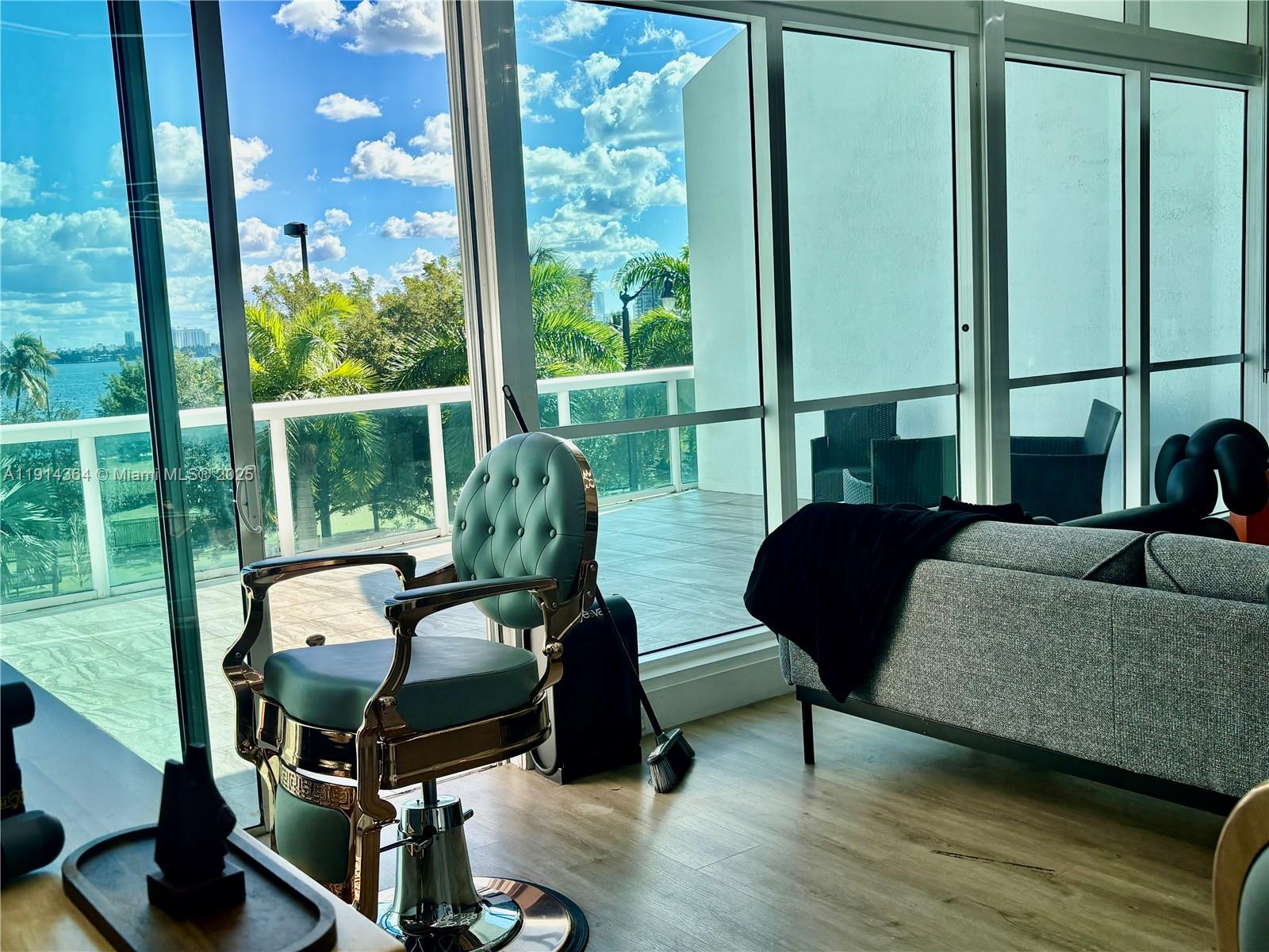 image 1800 Club Condo8