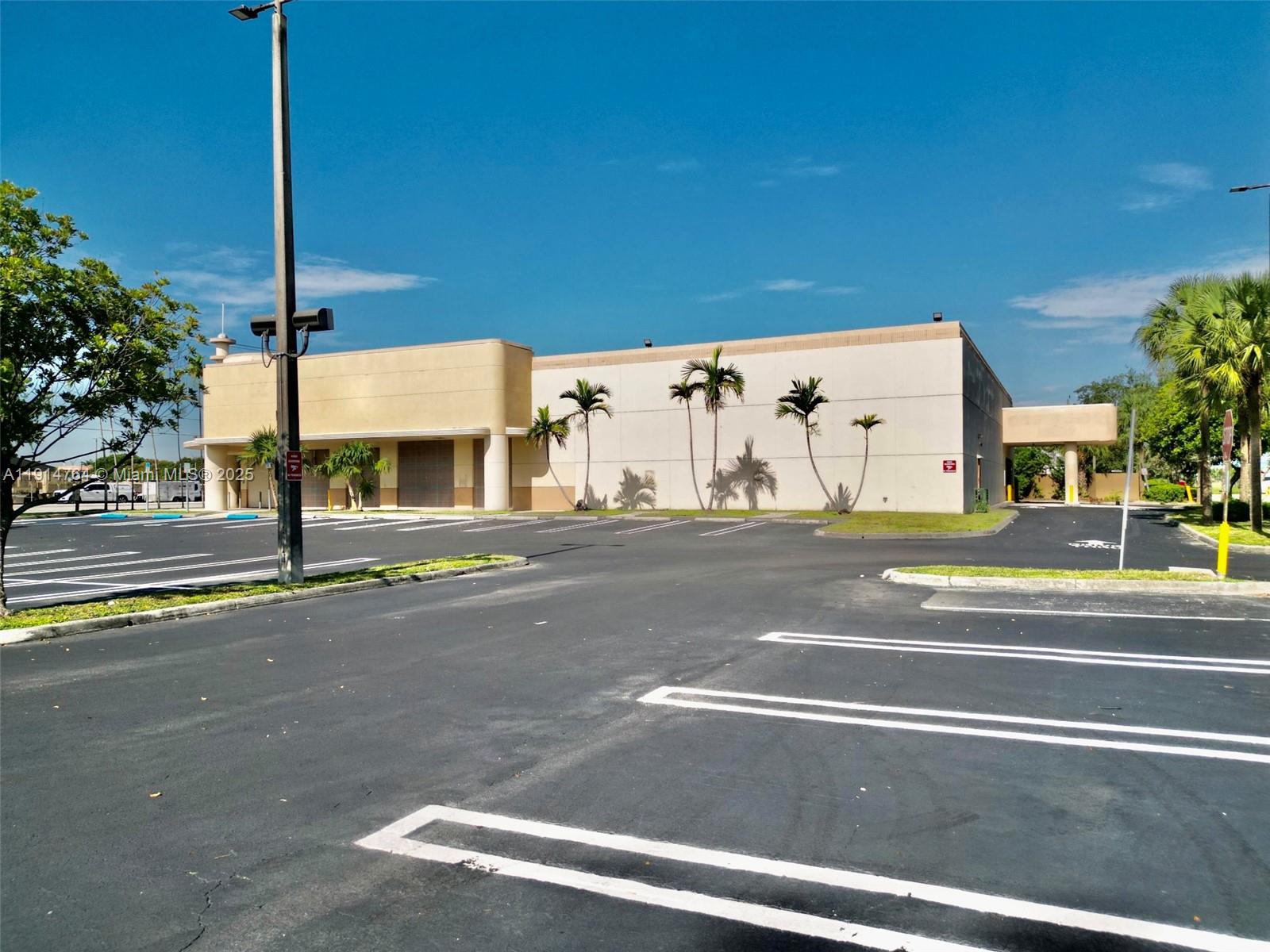 11920 NW 27th Ave Miami, FL 33167