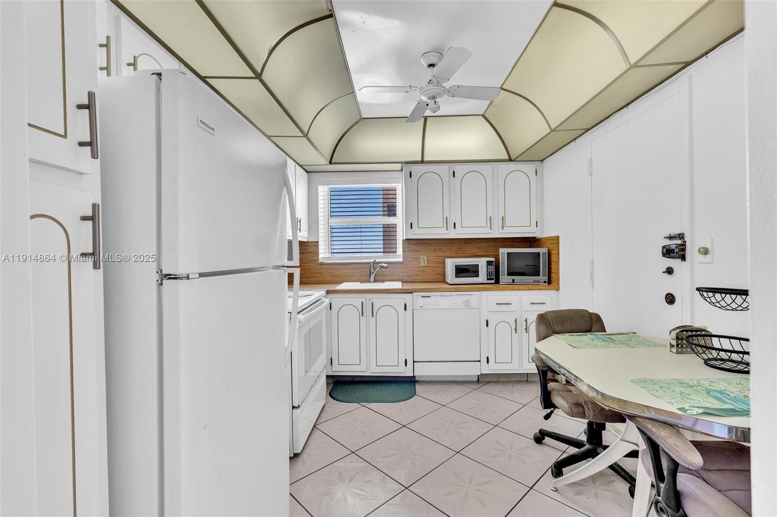 image Prince George Arms Condo19