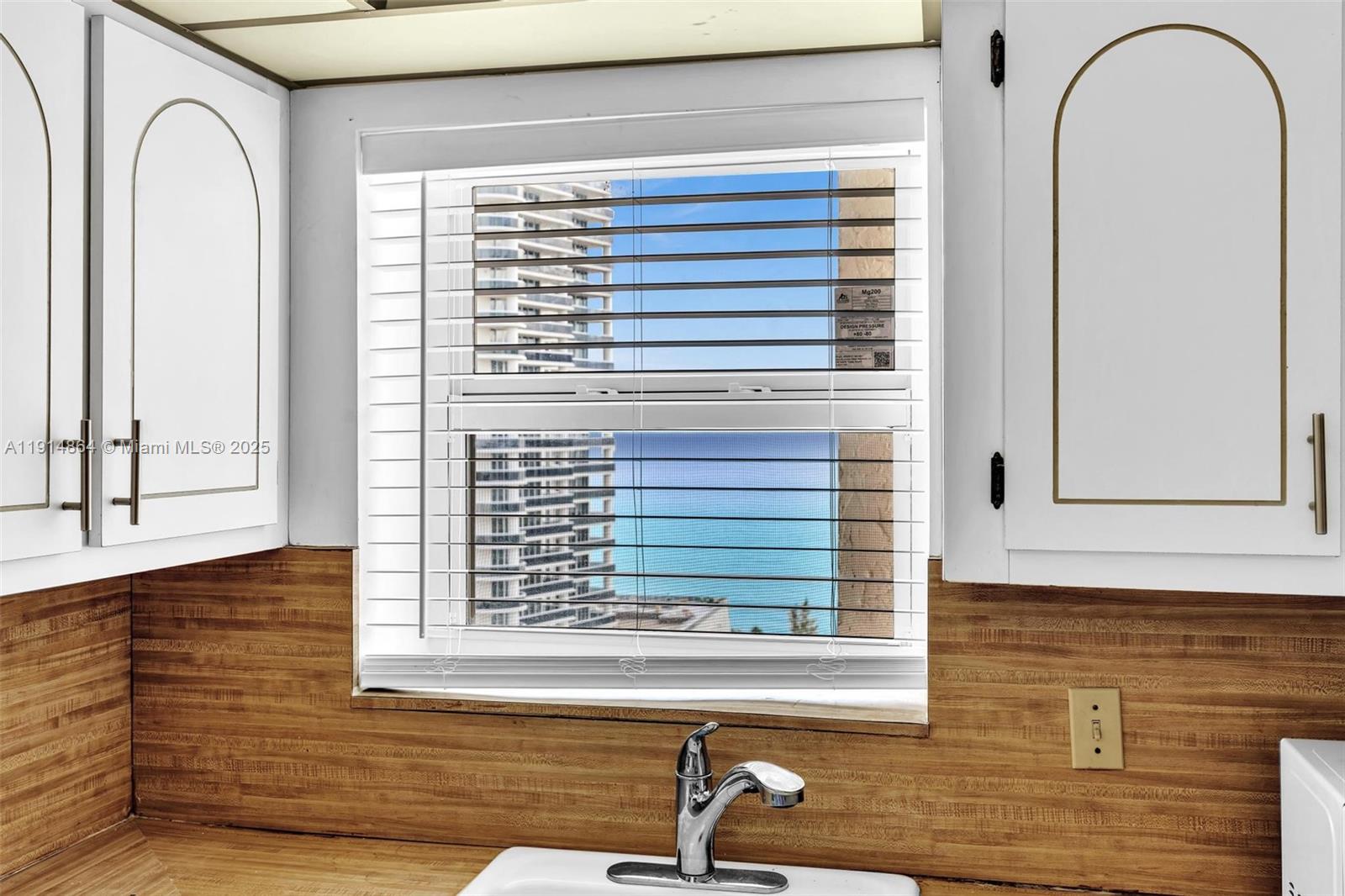 image Prince George Arms Condo28