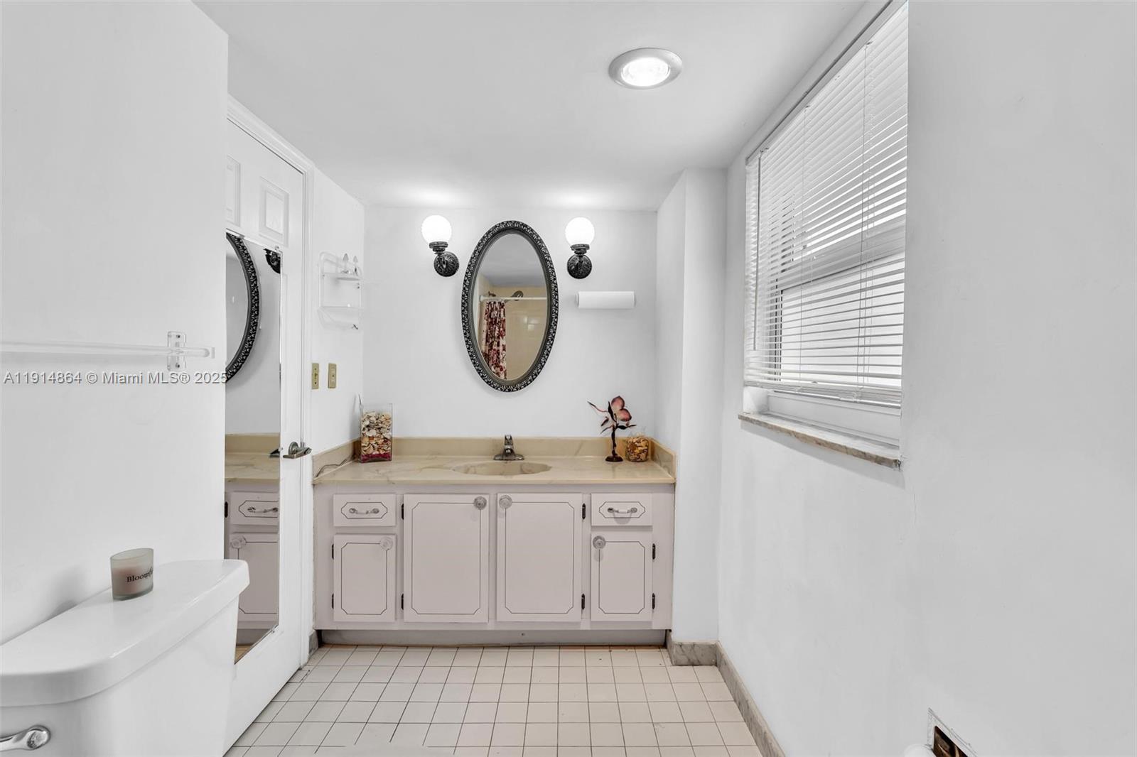 image Prince George Arms Condo41