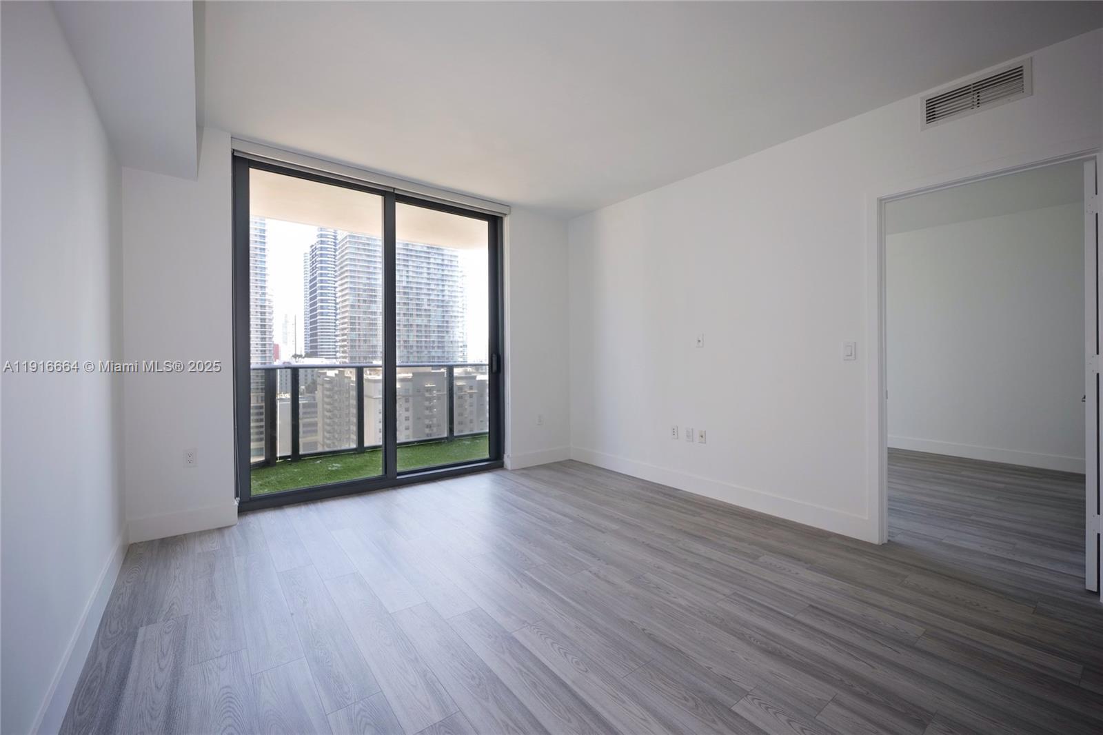 45 SW 9th St #1504 Miami, FL 33130