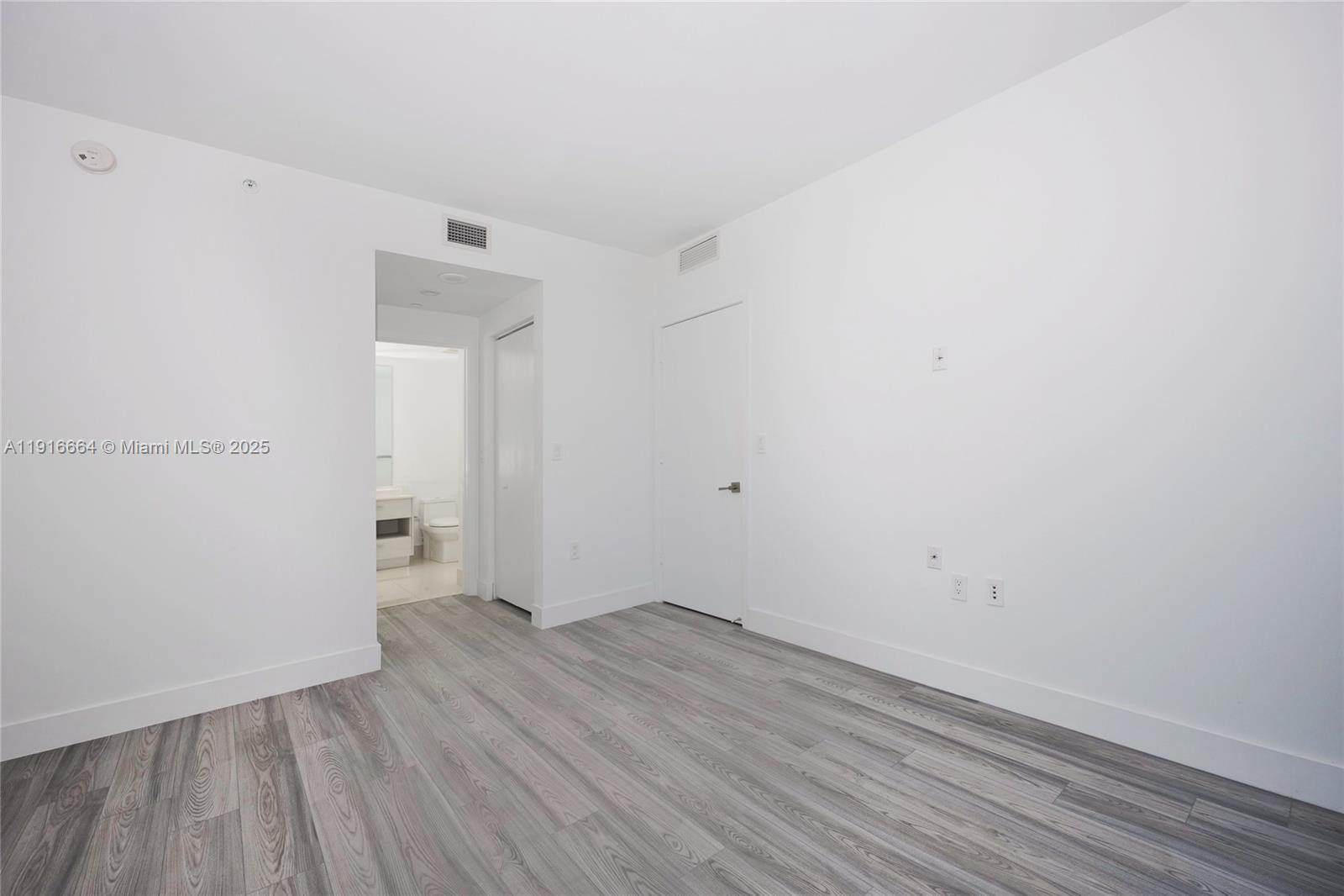 45 SW 9th St #1504 Miami, FL 33130