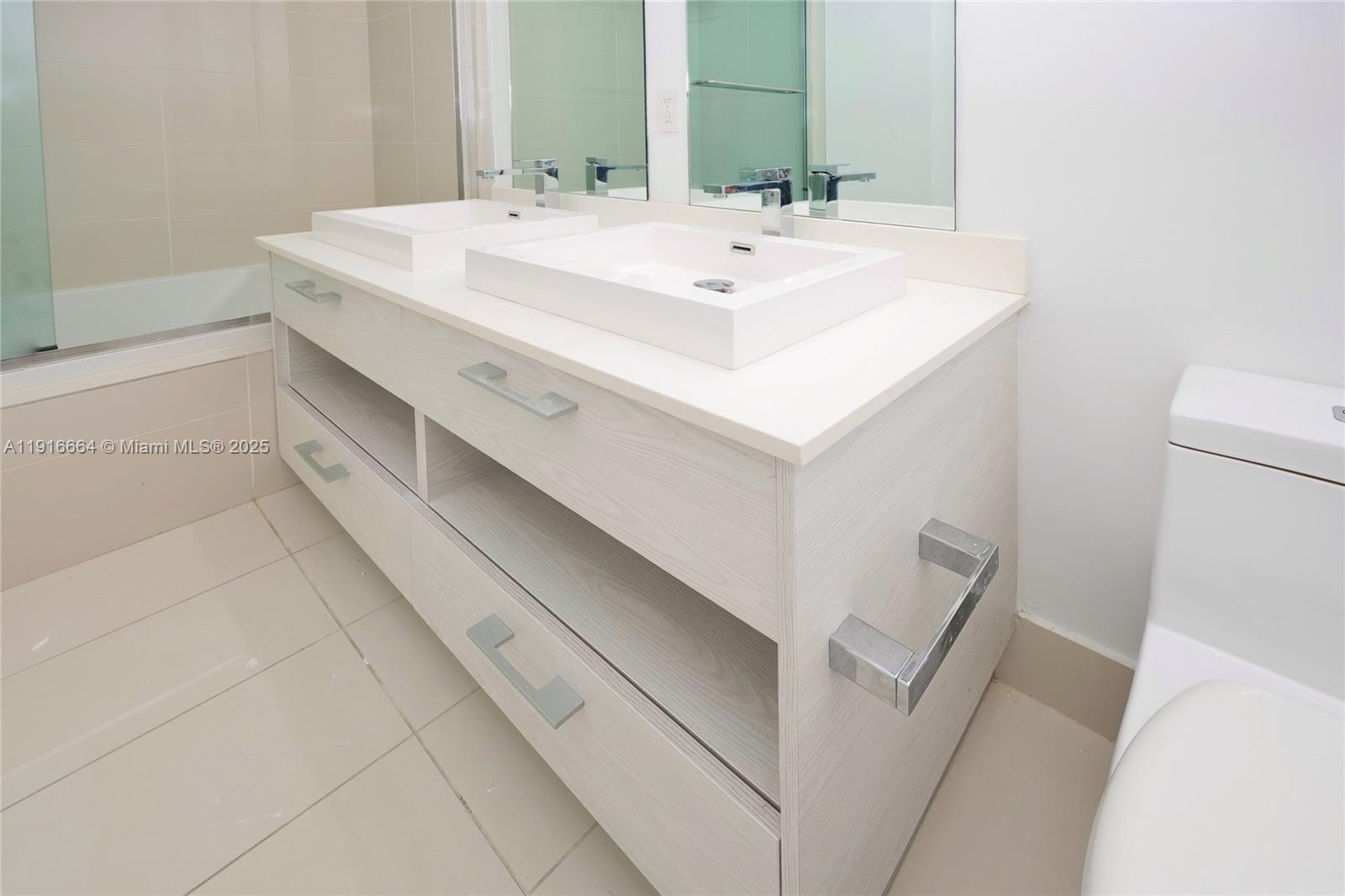 45 SW 9th St #1504 Miami, FL 33130