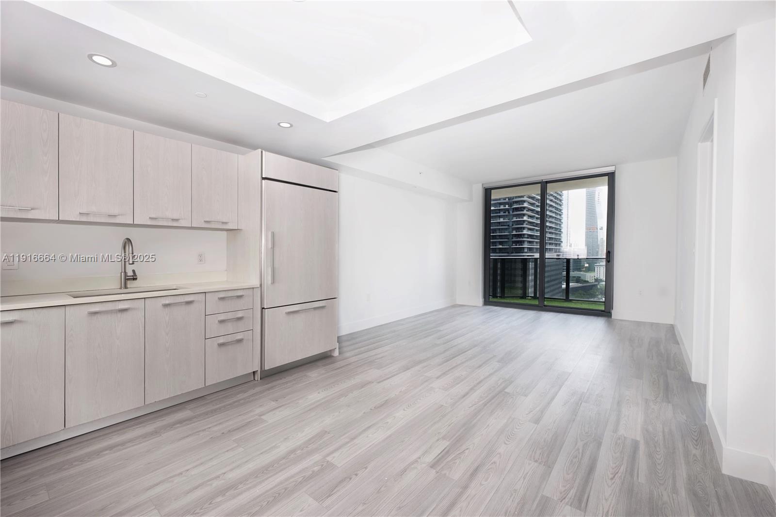 45 SW 9th St #1504 Miami, FL 33130