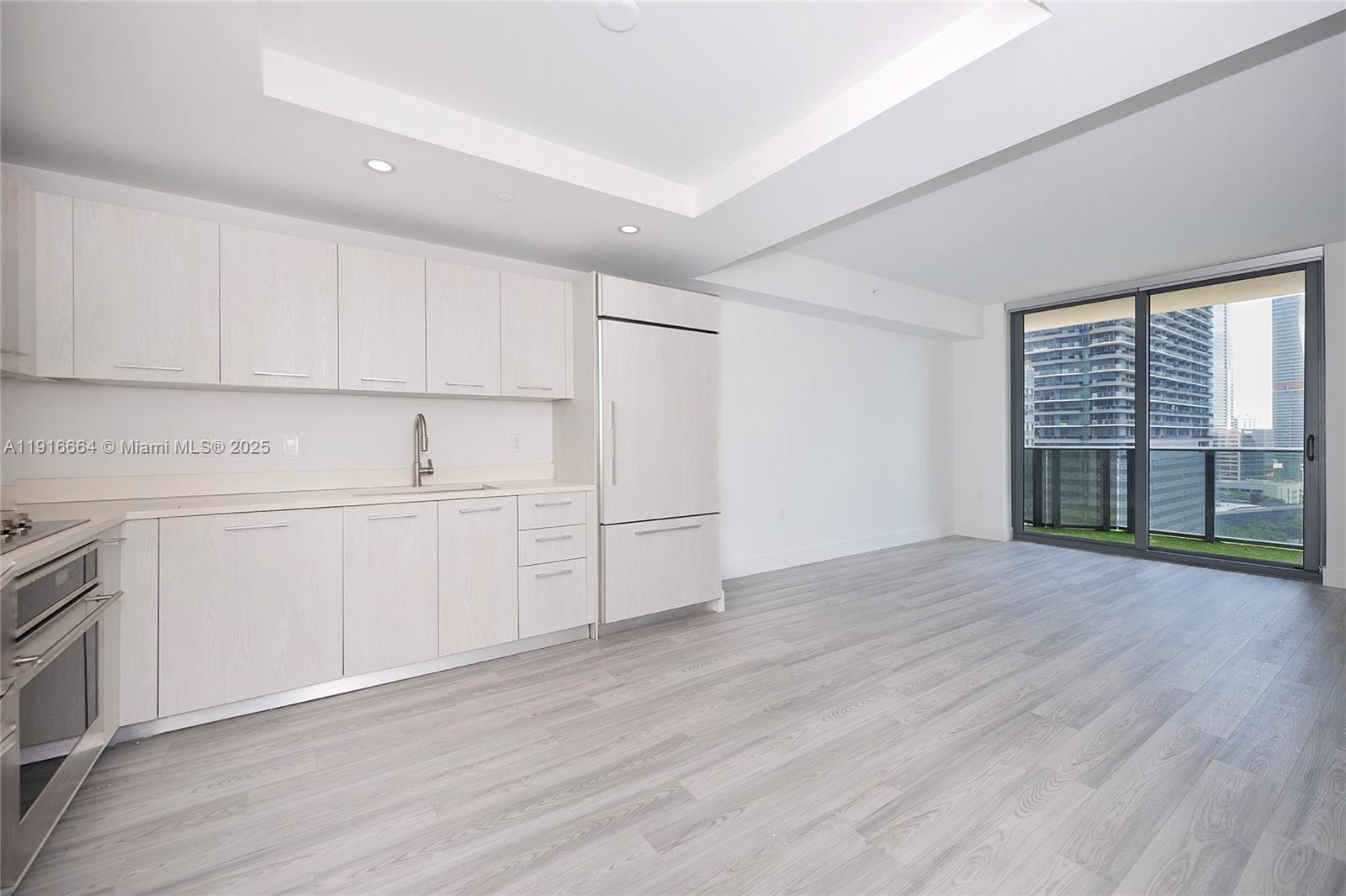 45 SW 9th St #1504 Miami, FL 33130