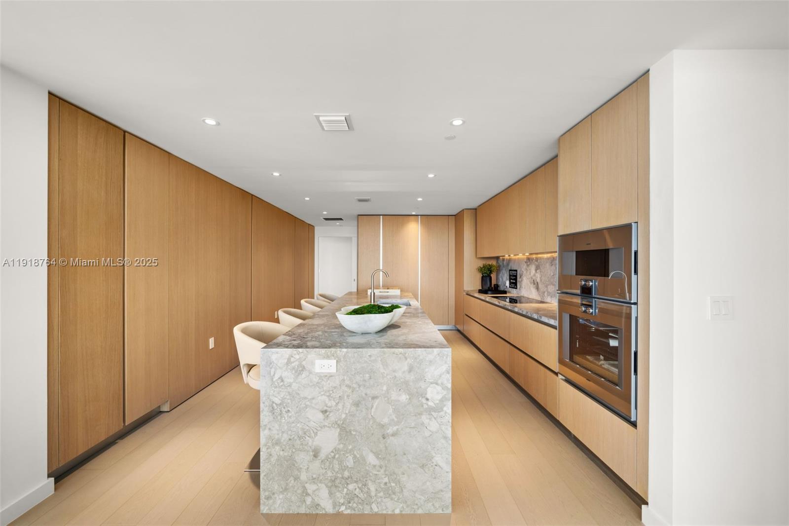 500 Alton #3402.03 Miami Beach, FL 33139