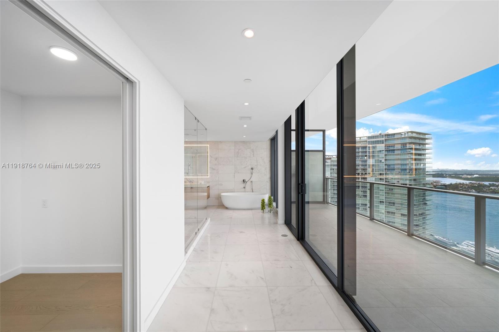 500 Alton #3402.03 Miami Beach, FL 33139