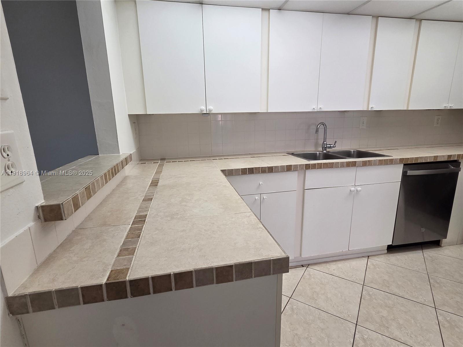 7034 SW 114th Pl #H51 Miami, FL 33173